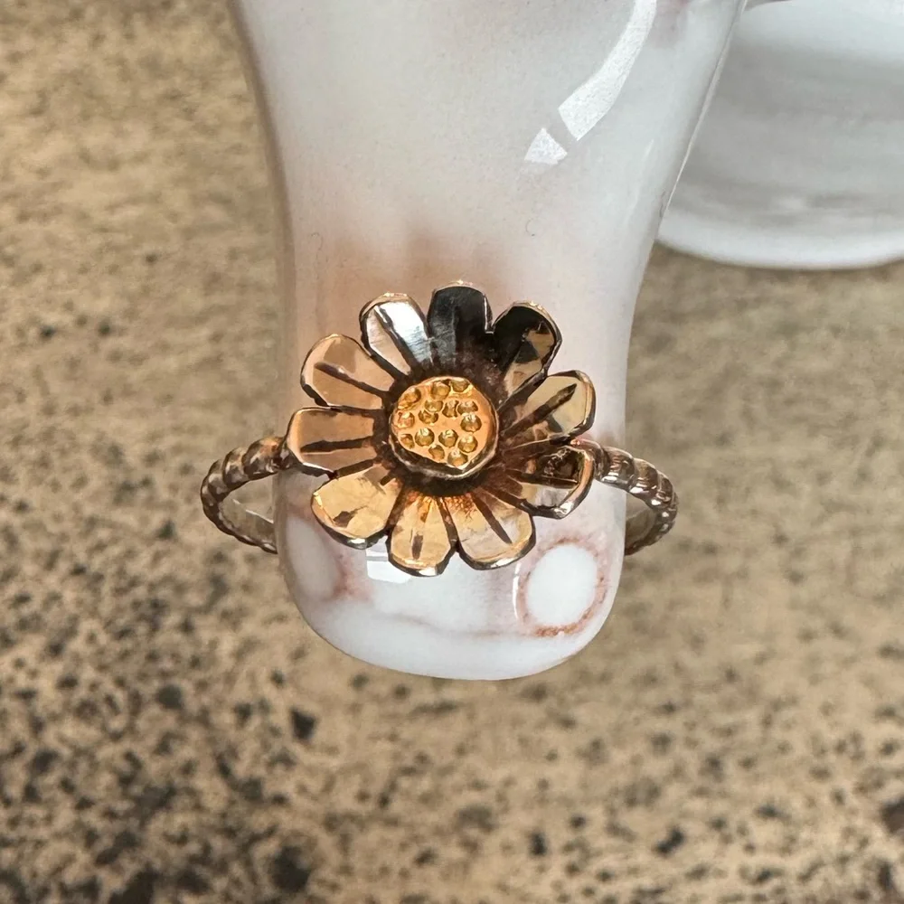 14KW&YG Charming Daisy Ring